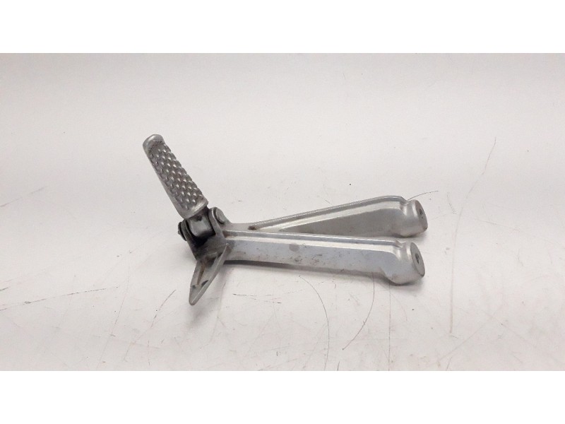 Recambio de estribo para honda cb 650r referencia OEM IAM 50760MKND50  