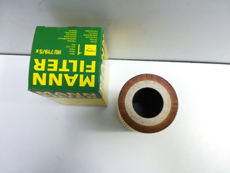 Recambio de filtro aceite para porsche cayenne (typ 9pa) 4.5 v8 cat referencia OEM IAM 99610722552 HU719/5X 