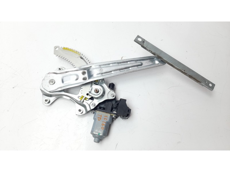 Recambio de elevalunas trasero derecho para nissan juke (f15) acenta referencia OEM IAM 827201U600 106802017 111774