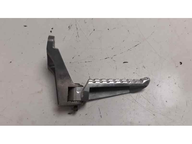 Recambio de estribo para yamaha nmax nmax 125 referencia OEM IAM   