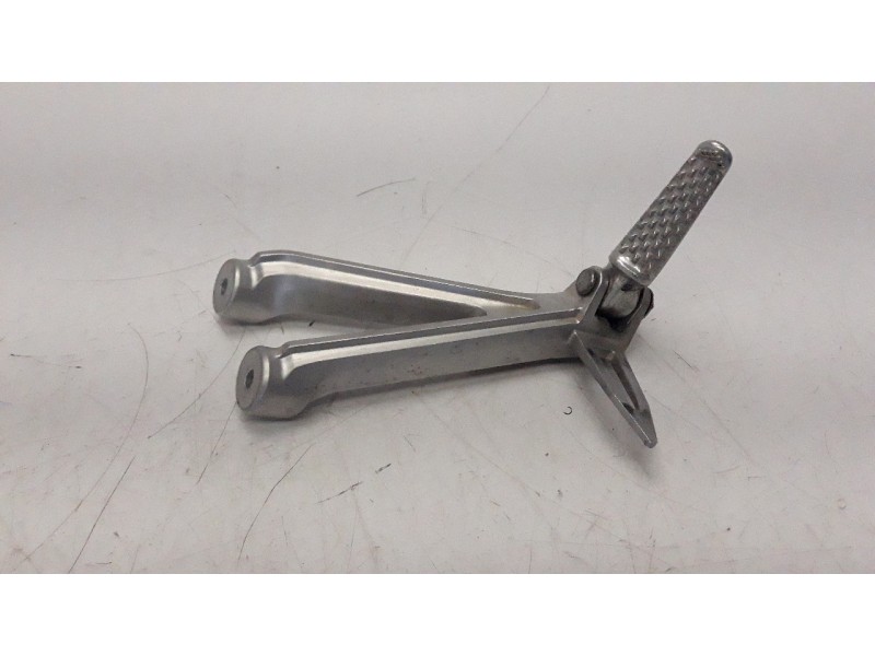 Recambio de estribo para honda cb 650r referencia OEM IAM 50750MKND50  