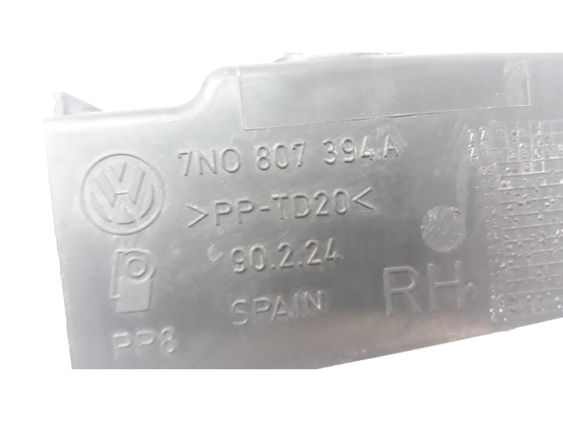 Recambio de moldura para seat alhambra (711) 1.4 16v tsi referencia OEM IAM 7NO807394A  