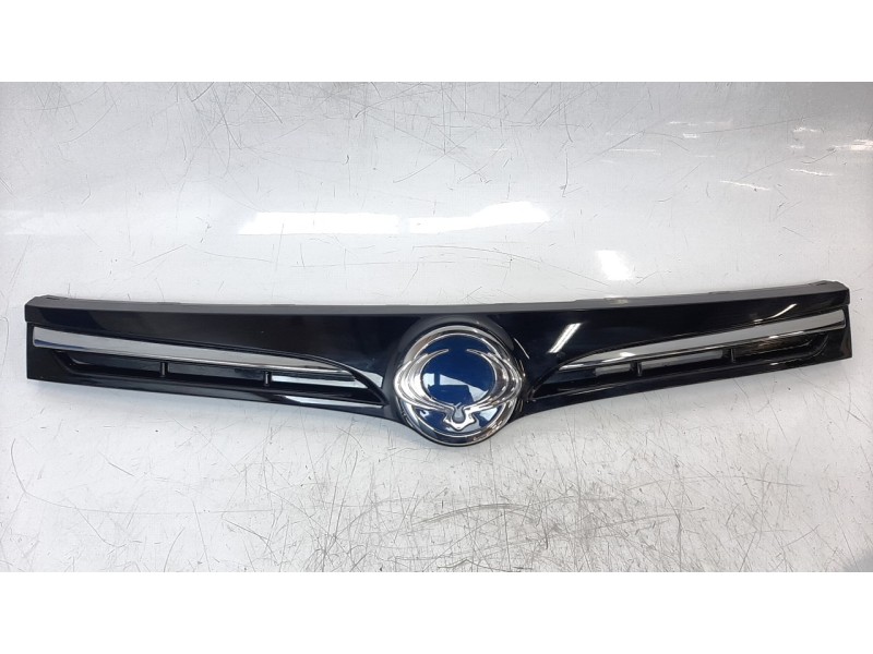 Recambio de rejilla delantera para ssangyong tivoli urban 4x2 referencia OEM IAM 7877135000  
