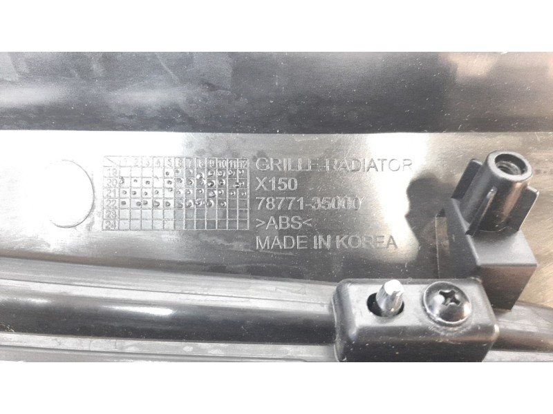 Recambio de rejilla delantera para ssangyong tivoli urban 4x2 referencia OEM IAM 7877135000  