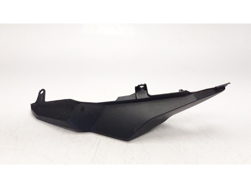 Recambio de moldura para honda cb 650r referencia OEM IAM 77216MKND50  