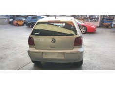 volkswagen polo berlina (6n2) del año 2000 2