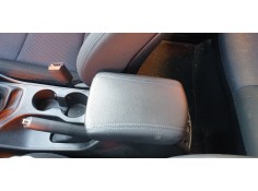 Recambio de apoyabrazos central para hyundai tucson 1.7 crdi cat referencia OEM IAM 84660D7200TGG   2