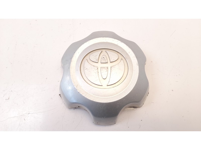 Recambio de tapacubos para toyota hilux (kun) 2.5 turbodiesel referencia OEM IAM 426030K140  