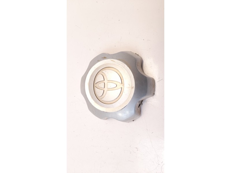 Recambio de tapacubos para toyota hilux (kun) 2.5 turbodiesel referencia OEM IAM 426030K140  