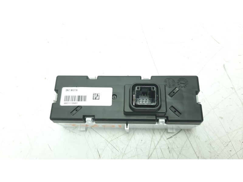 Recambio de pantalla multifuncion para toyota aygo 1.0 cat referencia OEM IAM AM0111180451  