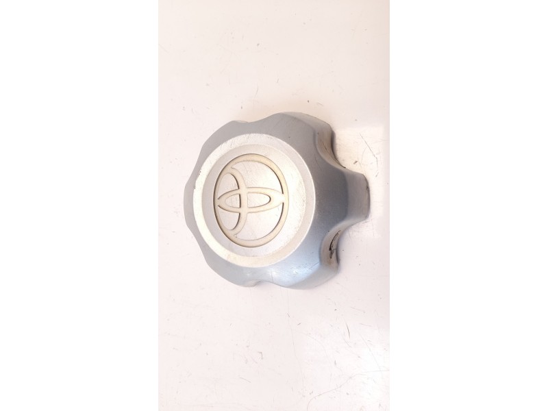 Recambio de tapacubos para toyota hilux (kun) 2.5 turbodiesel referencia OEM IAM 426030K140  