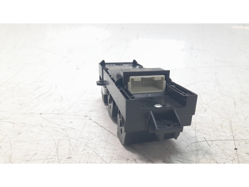 Recambio de mando elevalunas delantero izquierdo para toyota corolla (e21) hybrid style referencia OEM IAM 8404002160  