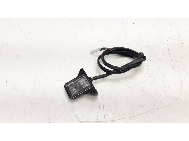 Recambio de piloto matricula para honda cb 650r referencia OEM IAM 33720MKND51  