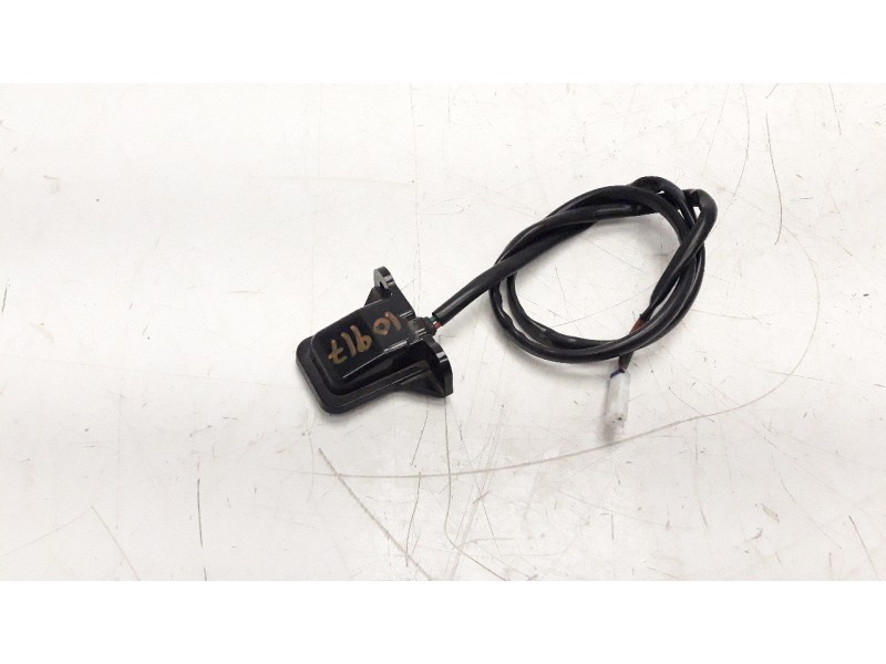 Recambio de piloto matricula para honda cb 650r referencia OEM IAM 33720MKND51  