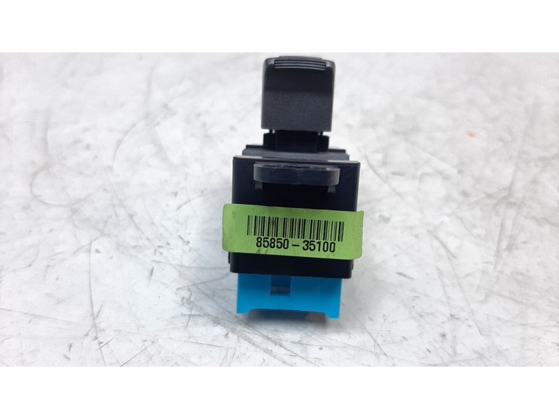 Recambio de mando elevalunas trasero izquierdo para ssangyong tivoli urban 4x2 referencia OEM IAM 8585035100  