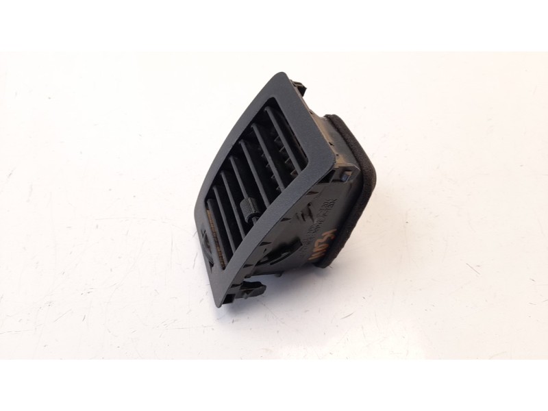 Recambio de rejilla aireadora para toyota hilux (kun) 2.5 turbodiesel referencia OEM IAM 556500K012  