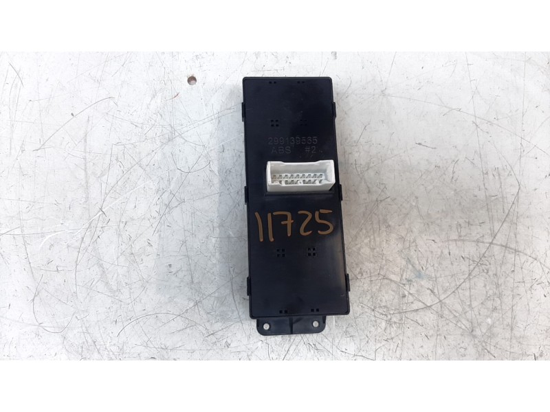 Recambio de mando elevalunas delantero izquierdo para ssangyong tivoli urban 4x2 referencia OEM IAM 8581135200  
