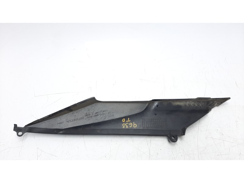 Recambio de moldura para honda vfr800x crossrunner crossrunner (vfr800x) referencia OEM IAM 77220MGY6400  