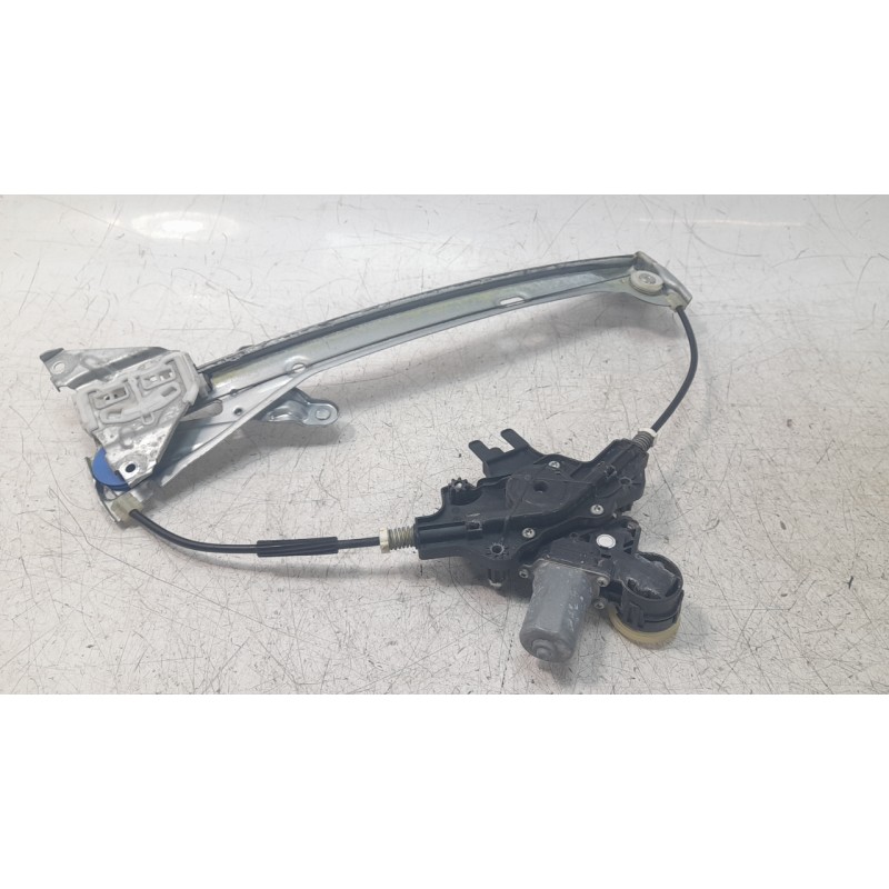 Recambio de elevalunas delantero izquierdo para toyota corolla (e21) hybrid style referencia OEM IAM 6982002801C  
