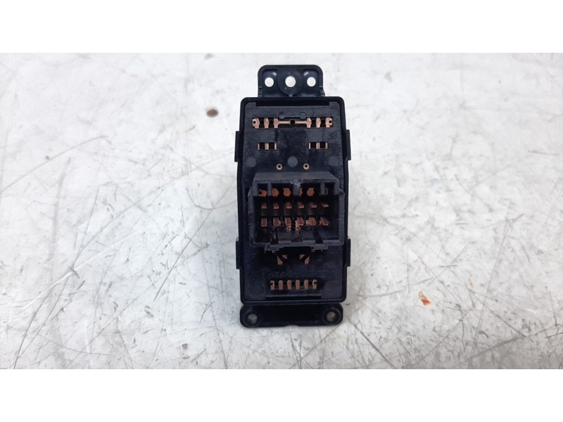 Recambio de mando retrovisor para ssangyong tivoli urban 4x2 referencia OEM IAM 8550135110  
