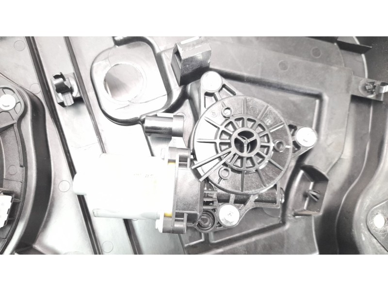 Recambio de elevalunas trasero derecho para hyundai tucson 1.7 crdi cat referencia OEM IAM 81420D7510  