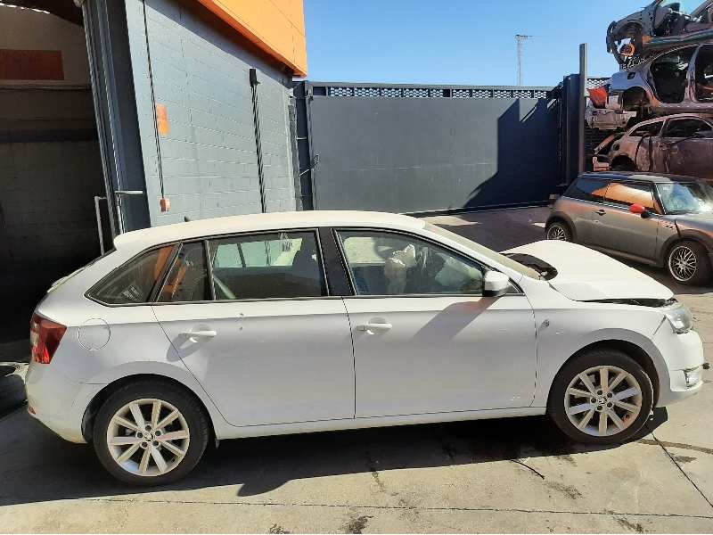 skoda spaceback (5h) del año 2015