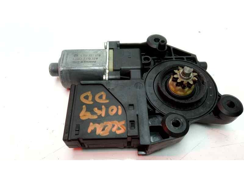 Recambio de motor elevalunas delantero derecho para renault scenic iii grand selection referencia OEM IAM 807302741R  