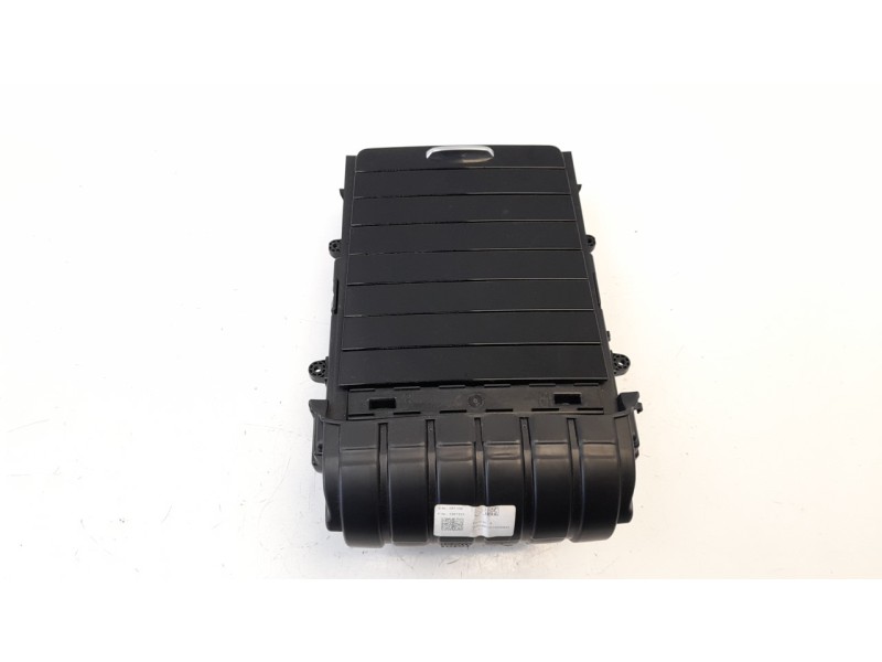 Recambio de guantera para mercedes-benz clase gla (bm 247) 1.3 cat referencia OEM IAM A17768057019051  