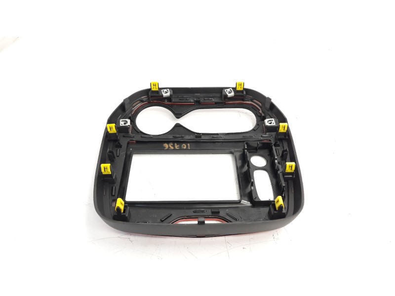 Recambio de moldura para renault captur 1.5 dci diesel fap energy referencia OEM IAM 682704761R  