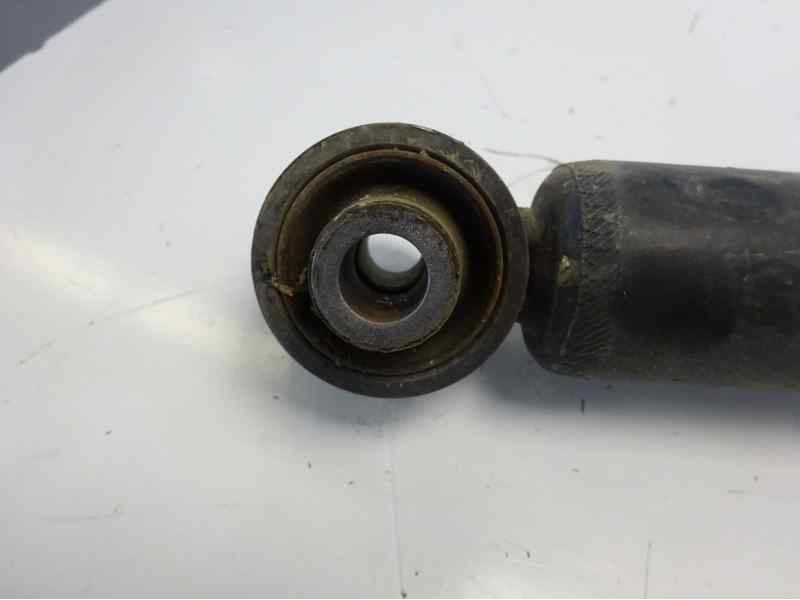 Recambio de amortiguador trasero derecho para kia sportage drive 2wd referencia OEM IAM 55300F1000  
