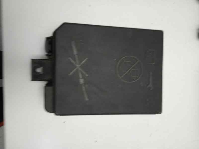 Recambio de caja reles / fusibles para opel corsa e selective referencia OEM IAM 39068005  