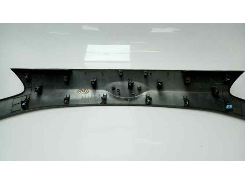 Recambio de molduras delanteras para kia carens ( ) basic referencia OEM IAM 87310A4010  