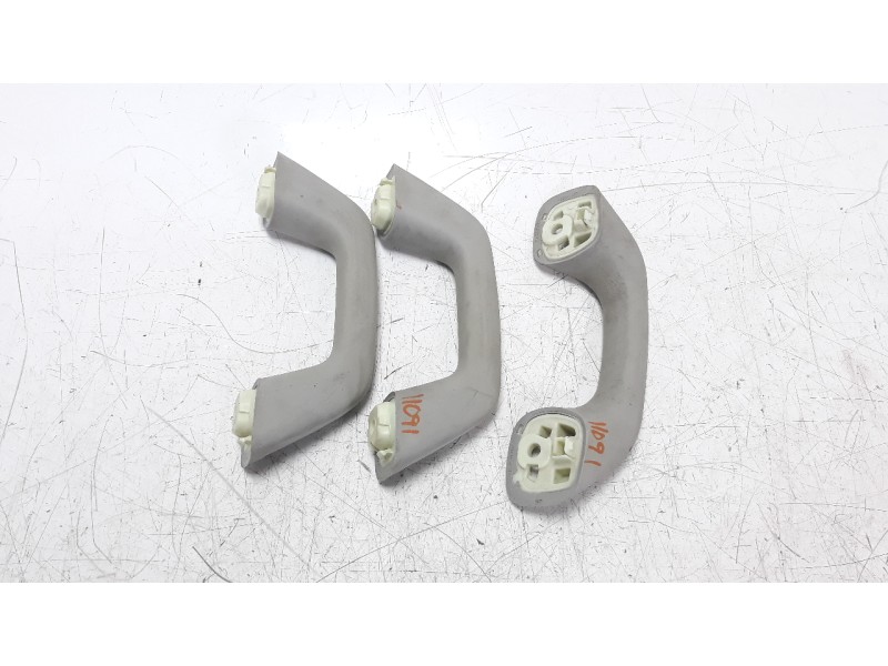 Recambio de maneta interior delantera derecha para toyota land cruiser (j15) 2.8 cat referencia OEM IAM 7468060010B0  