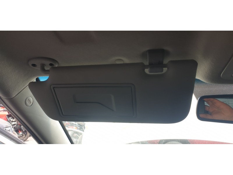 Recambio de parasol izquierdo para ssangyong tivoli urban 4x2 referencia OEM IAM 7611035100LBH  