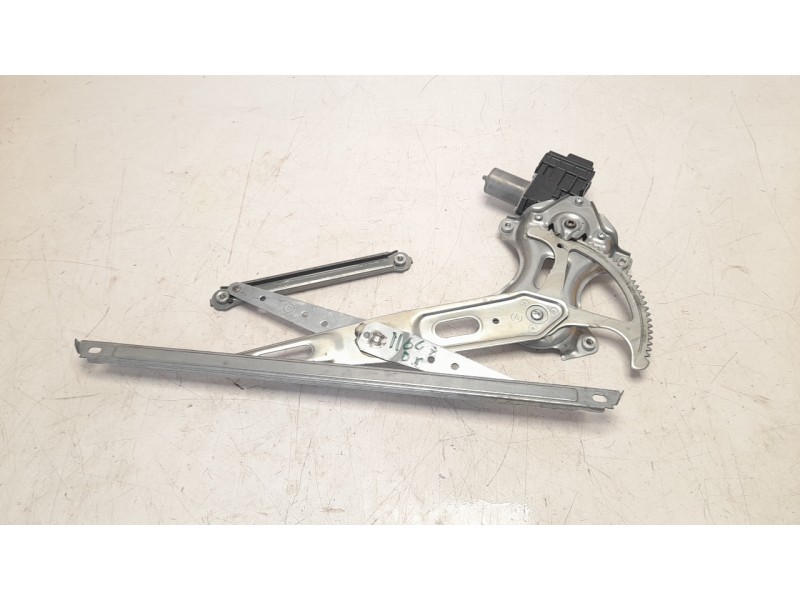 Recambio de elevalunas delantero derecho para toyota prius+ 1.8 16v (híbrido) referencia OEM IAM 6980121020  