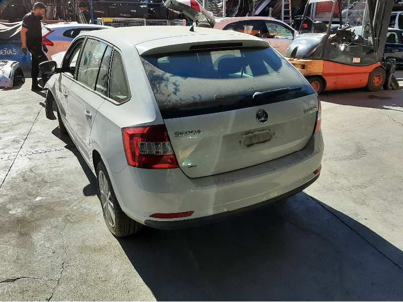 skoda spaceback (5h) del año 2015