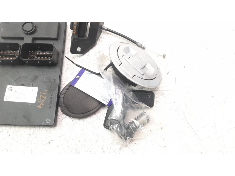 Recambio de conmutador de arranque para bmw f 800 r f 800 r referencia OEM IAM 51257700072  