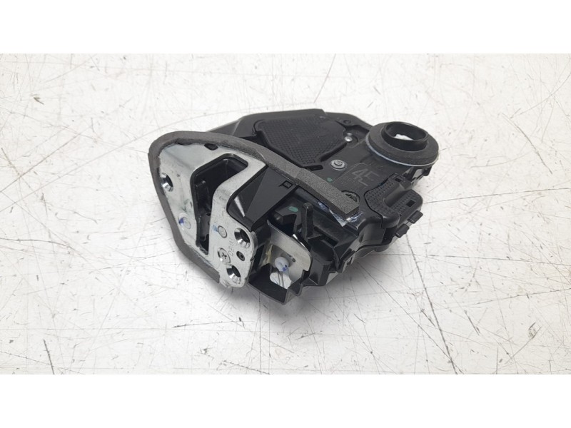 Recambio de cerradura puerta trasera izquierda para toyota corolla (e21) hybrid style referencia OEM IAM 6906002580  