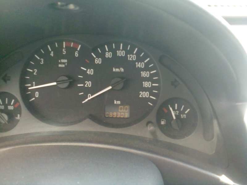 opel corsa c del año 2001