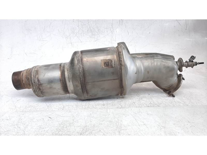 Recambio de catalizador para audi a4 avant (8wd) referencia OEM IAM 8W0131703BD  