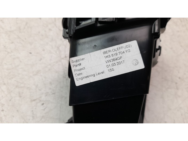 Recambio de aireador derecho para volkswagen scirocco (138) 2.0 tsi referencia OEM IAM 1K8819704  