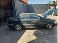 volvo s40 berlina del año 2000