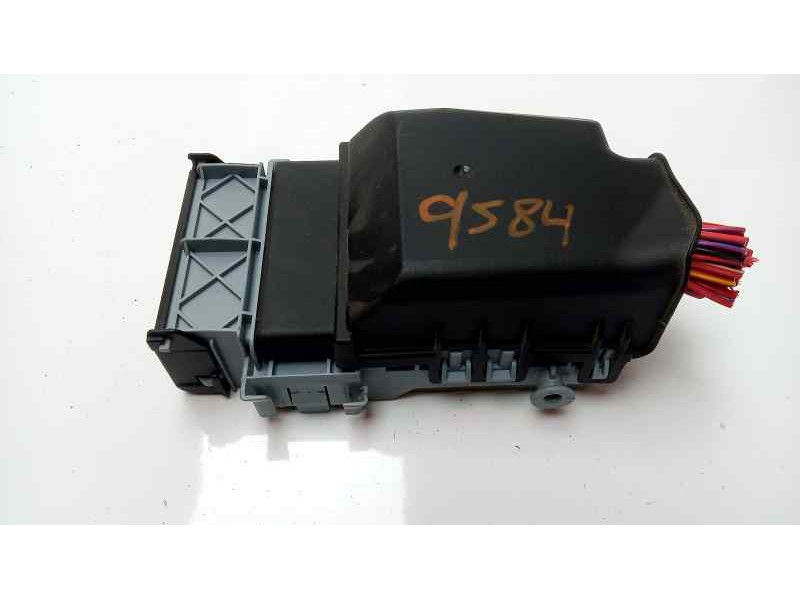 Recambio de caja reles / fusibles para opel astra j lim. selective referencia OEM IAM 13222786  