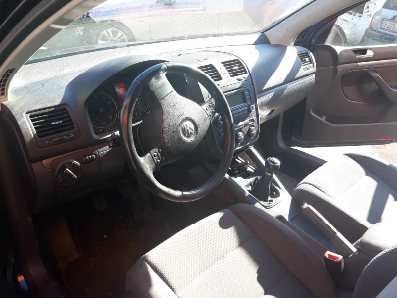 volkswagen golf v berlina (1k1) del año 2006