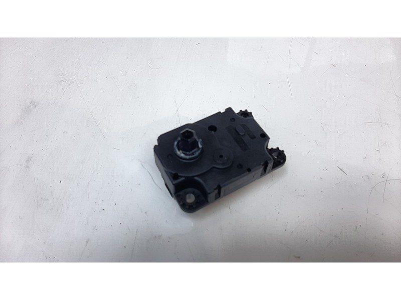 Recambio de motor apertura trampillas climatizador para renault clio v zen referencia OEM IAM A21201700  