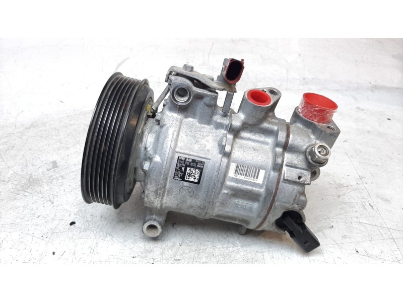 Recambio de compresor aire acondicionado para audi a4 avant (8wd) referencia OEM IAM 8W0816803L  CAF210237VW