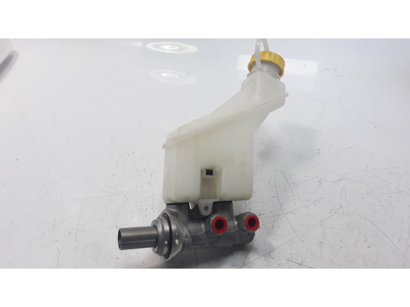 Recambio de bomba freno para mahindra kuv 100 2wd nxt referencia OEM IAM 0607AAA0007KT  