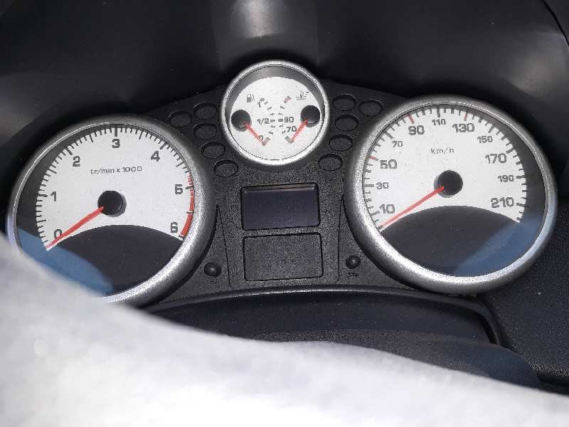 peugeot 207 del año 2009