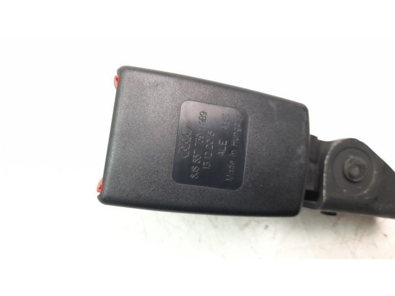 Recambio de enganche cinturon trasero central para volkswagen scirocco (138) 2.0 tsi referencia OEM IAM 8J8857739H  