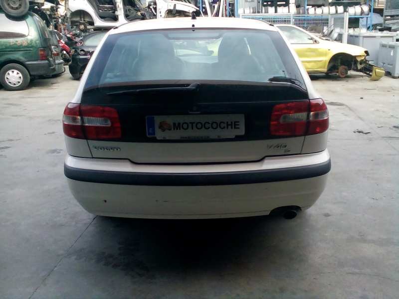 volvo v40 familiar del año 2001